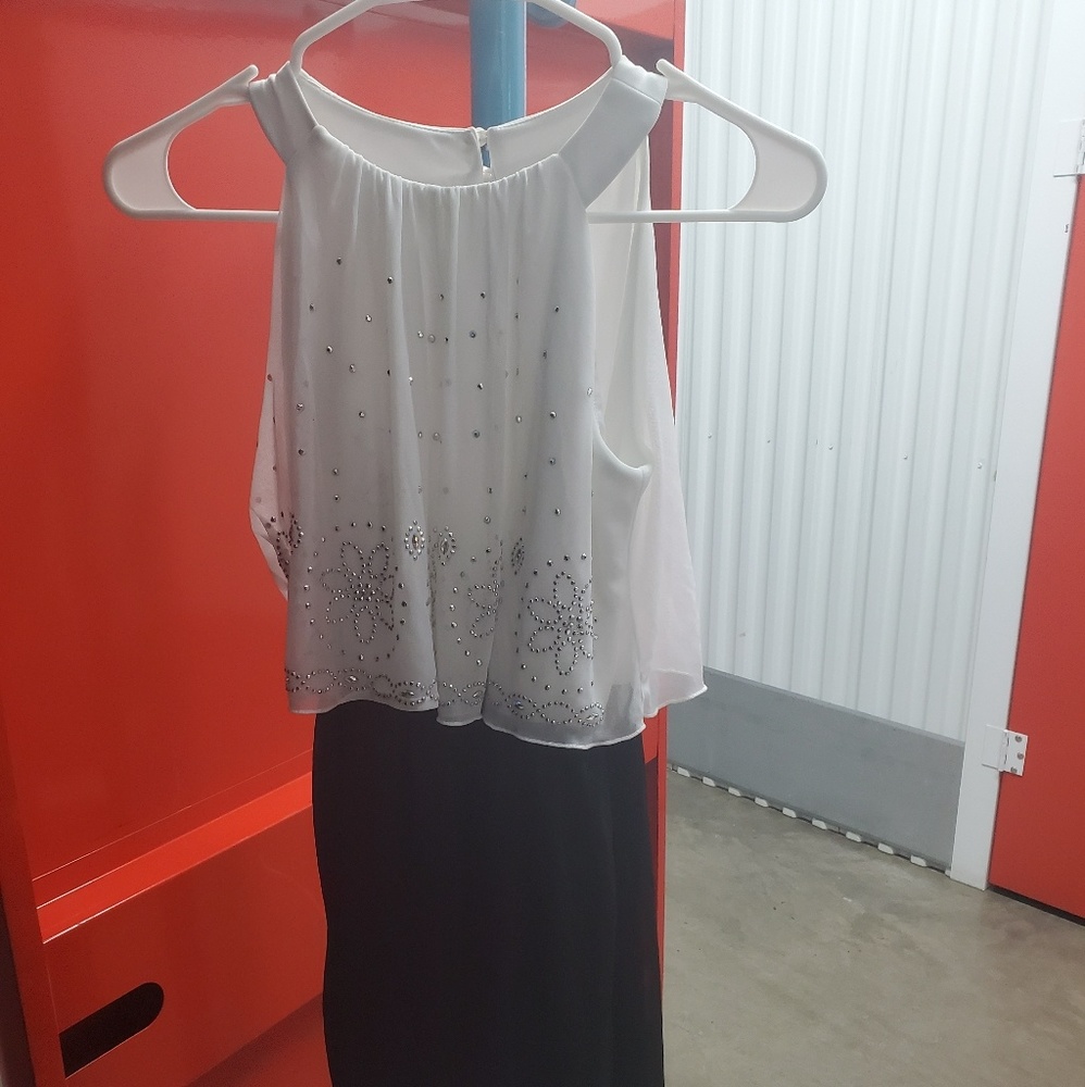 Dress - Picture 2 of 2